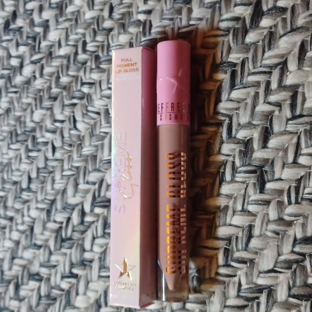 Jeffree Star Supreme Gloss Lip Gloss - Nude Brown with Pink Cap